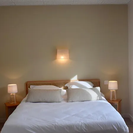 Hotel Et Les Platanes 3*