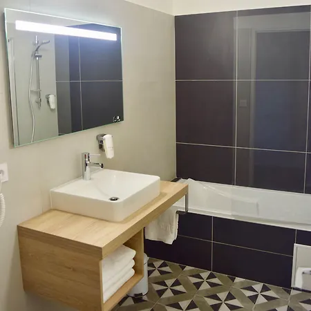 Et Les Platanes Hotel 3*